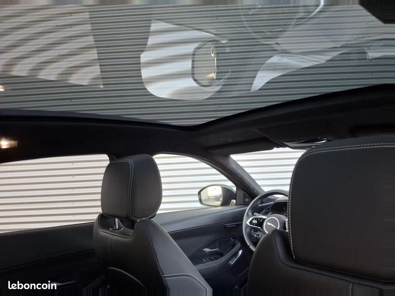 Jaguar E-Pace P300e PHEV R-Dynamic Black BVA AWD (image 6)