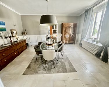 Maison 1 350 000 € - 360 m²