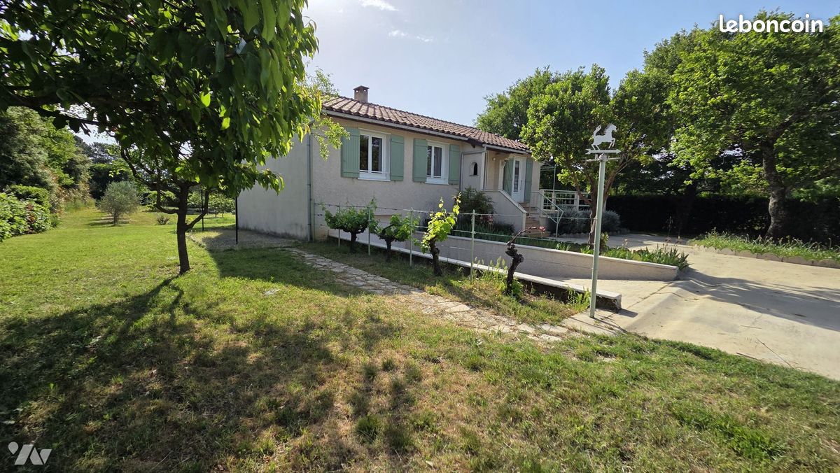 Maison 4 pièces 94 m² · à Suze-la-Rousse · 94 m² · 325 000 €