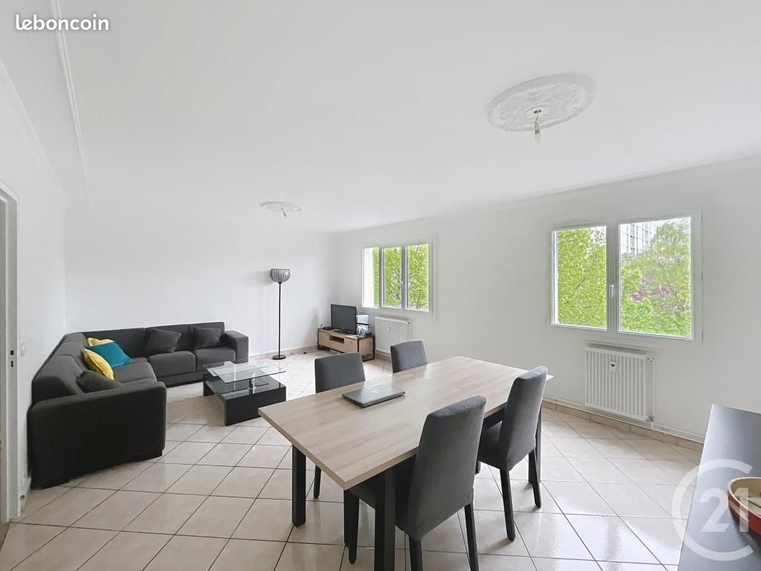Appartement 3 pièces 81 m² · à Clermont-Ferrand · 81 m² · 750 €