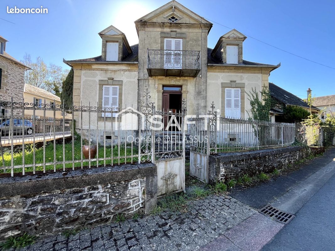 Maison 7 pièces 190 m² · à Vigeois · 190 m² · 75 000 €