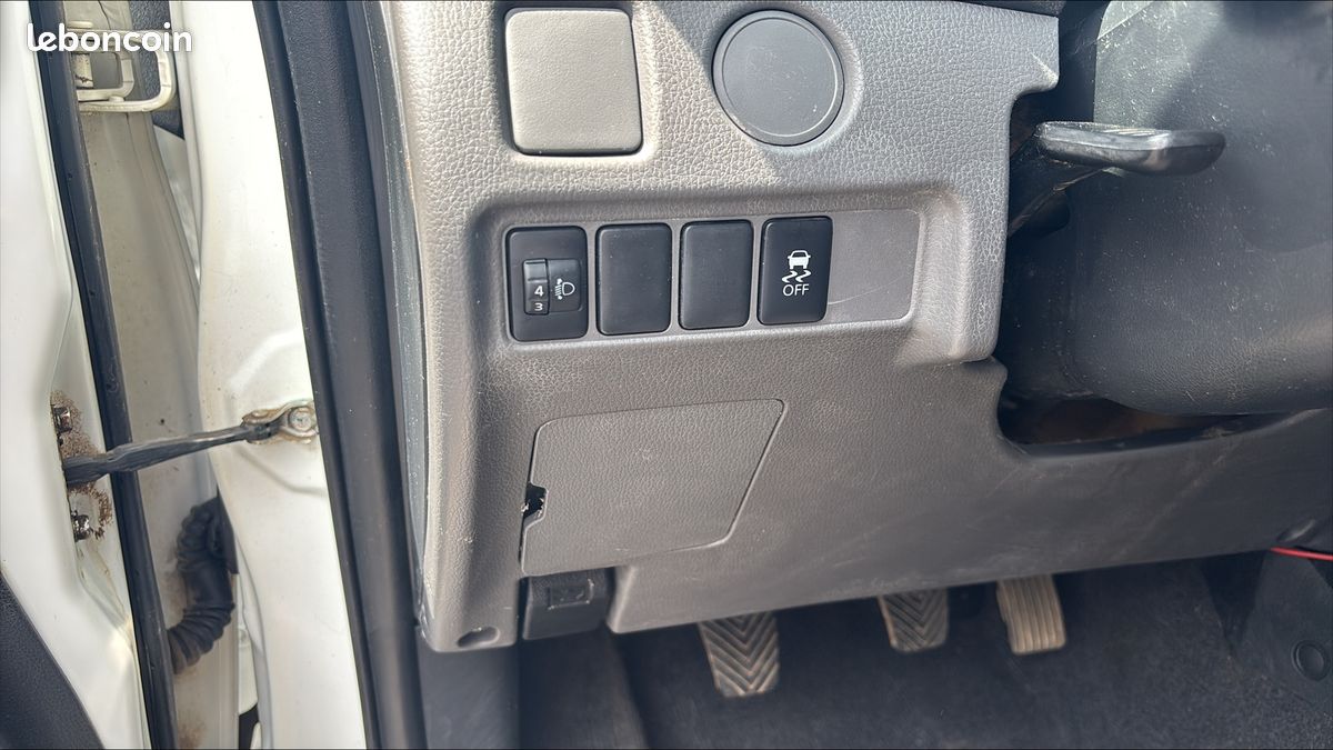 Mitsubishi L200 2.4 DI-D 154CH CLUB CAB INFORM CLIM (image 5)