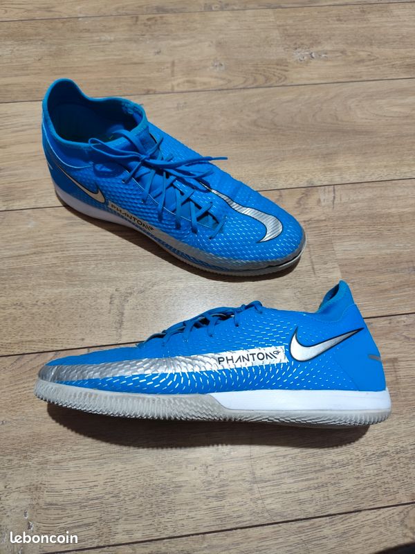 Chaussures Nike Phantom futsal Chaussures