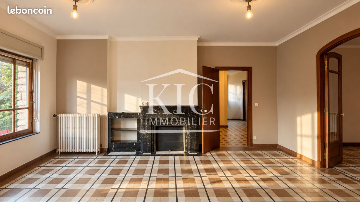 Maison 16 pièces 335 m² · à Carcassonne · 335 m² · 249 000 €