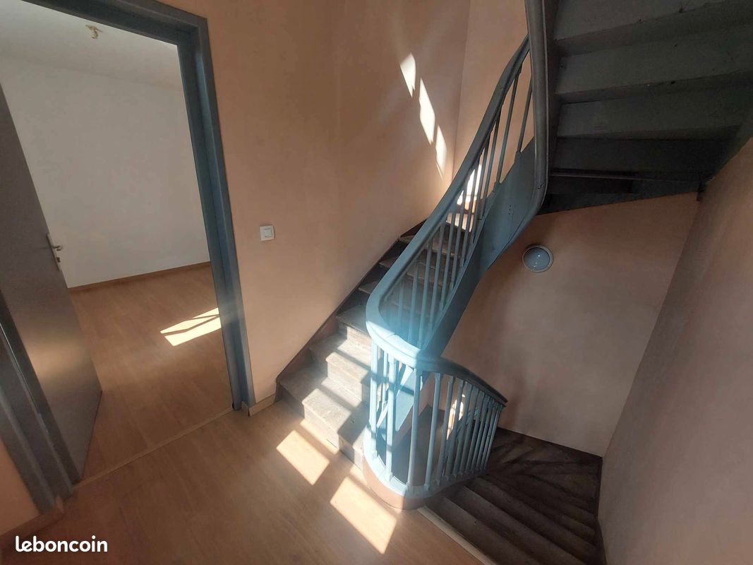 Appartement T2 - 33m2 située à Oloron-Ste-Marie - 2ème étage d'un immeuble sécurisé + Cave cellier (image 4)