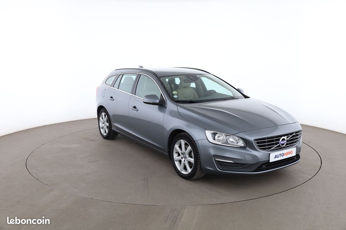 Volvo V60 2.0 D4 Momentum Geartronic 8 190 ch (image 4)
