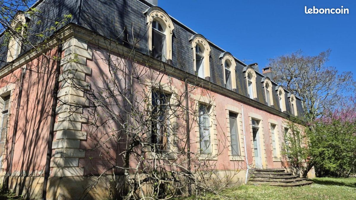 Maison 8 pièces 465 m² · à Graulhet · 465 m² · 395 000 €