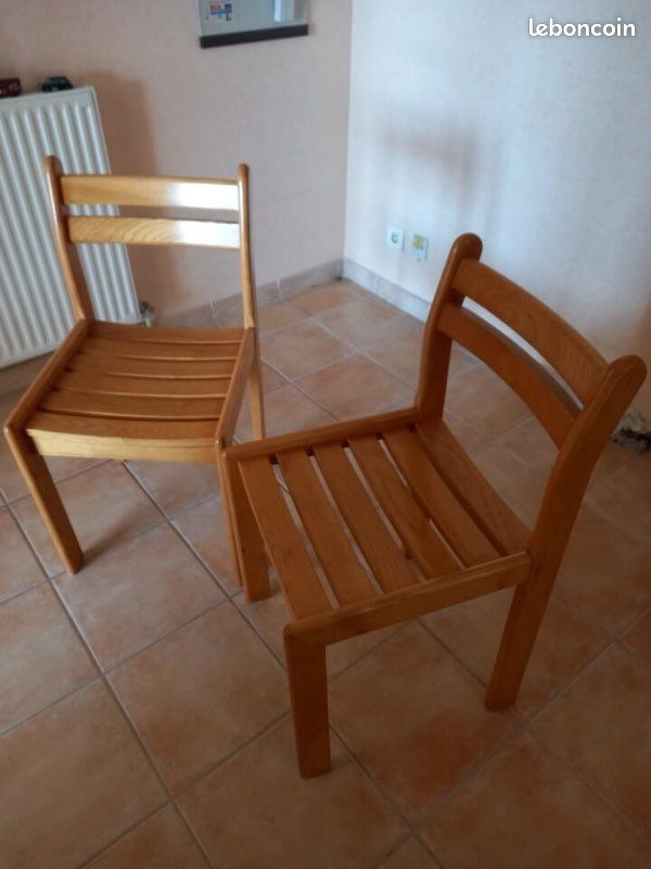 Chaises des années 70 (image 1)