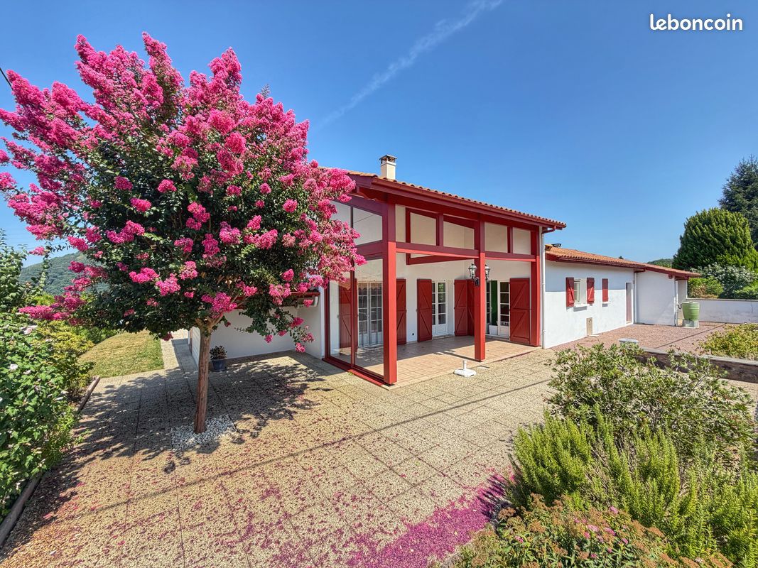 Maison 5 pièces 137 m² · à Saint-Jean-Pied-de-Port · 137 m² · 338 000 €
