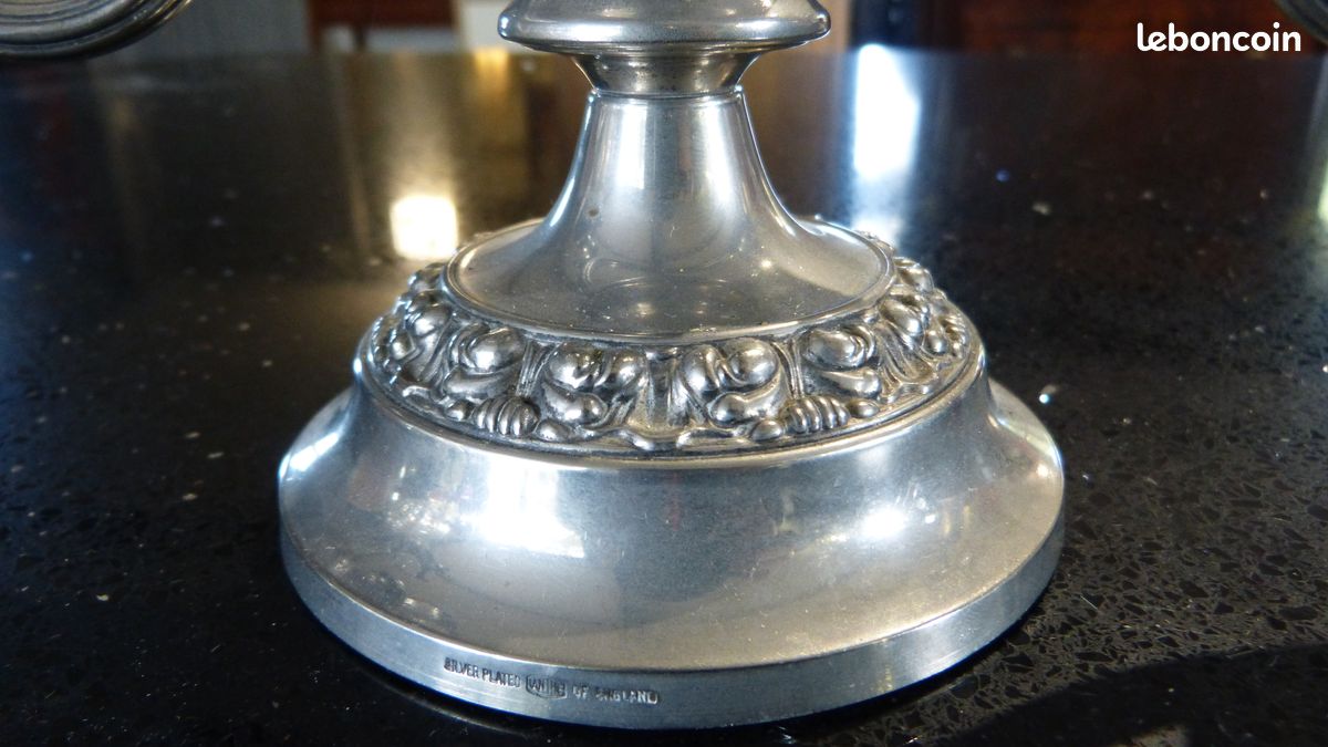 PAIRE DE FLAMBEAUX DE TOILETTE EN ARGENT D'ÉPOQUE LOUIS XV, PAR FRANÇOIS JOUBERT, PARIS, 1768 | Christie's
