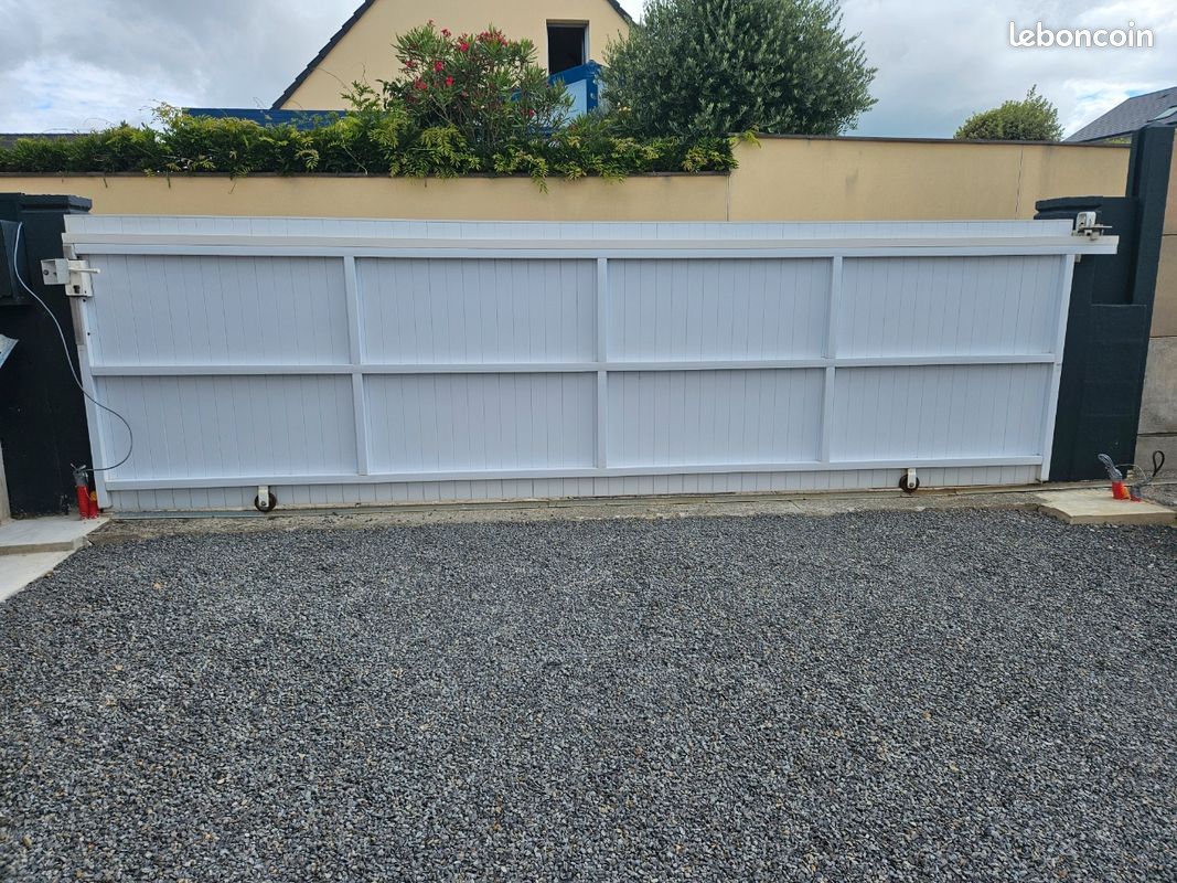 Portail pvc (image 2)