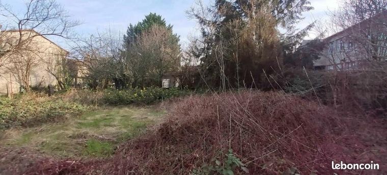 Terrain 516 m² Maringues