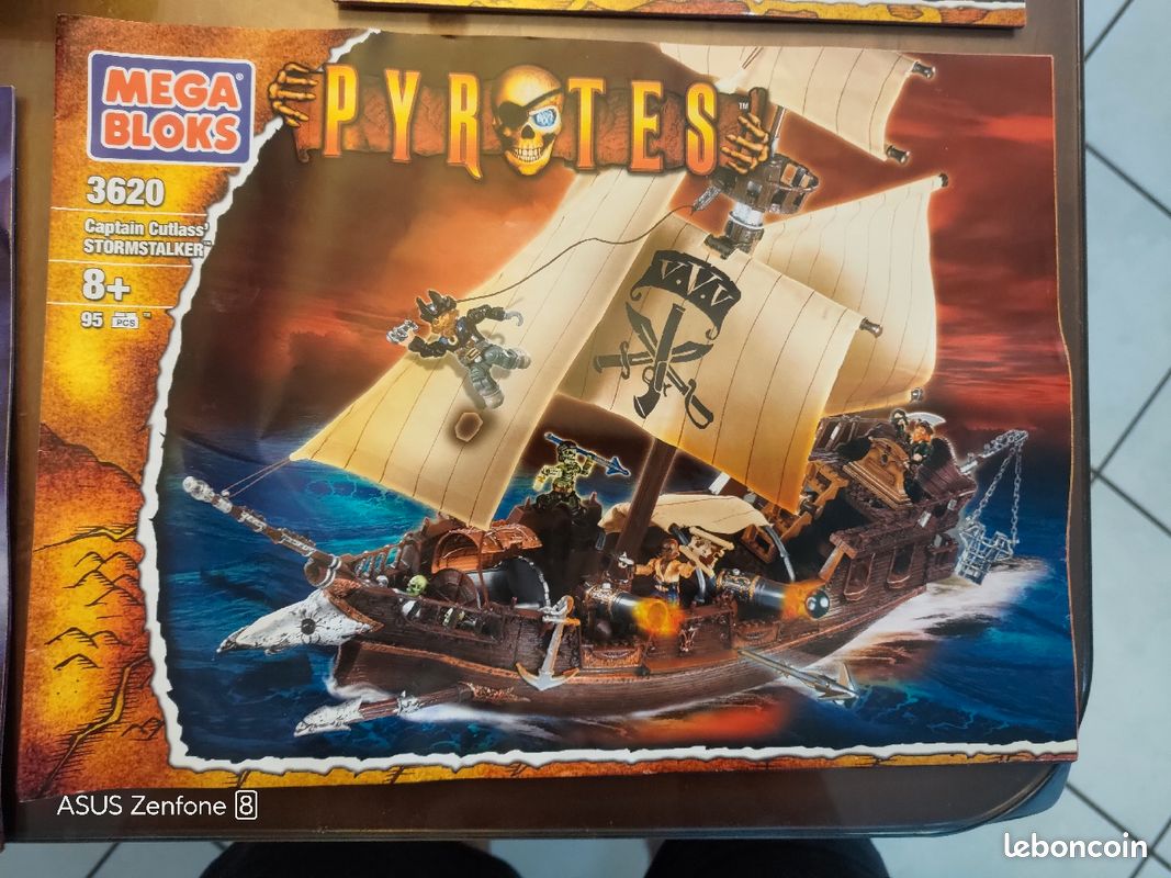 Vend lot jouet assemblage briques (spider man, pirates, etc) (image 8)