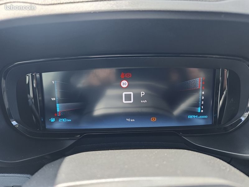 Citroën Berlingo III 1.5 BLUEHDI 130 EAT8 PLUS N1 (image 12)