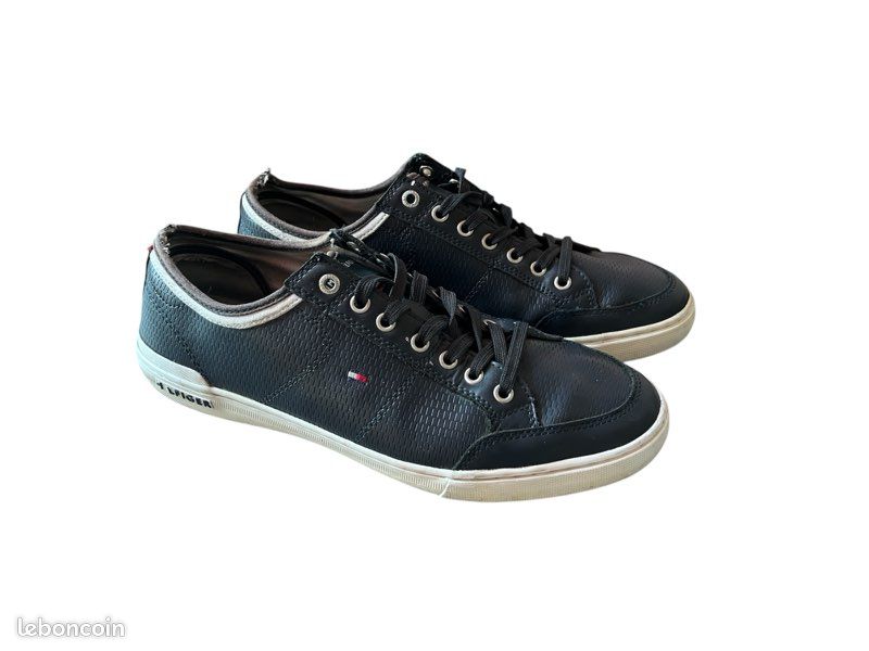 Chaussures Tommy Hilfiger taille 44 Chaussures - Main Image