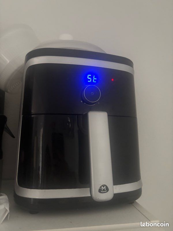 Air fryer (image 1)