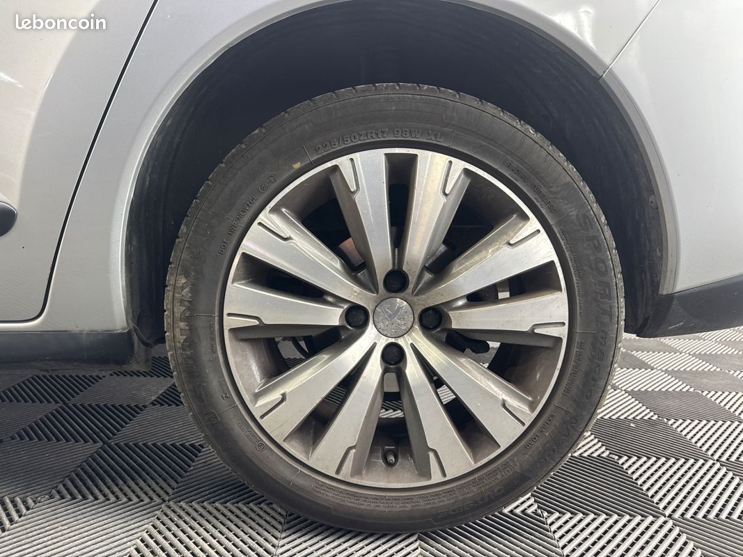 PEUGEOT 3008 1.6 BlueHDI 120ch - 2015 - 160 000 km - Système de navigation - Régulateur de vitesse (image 13)