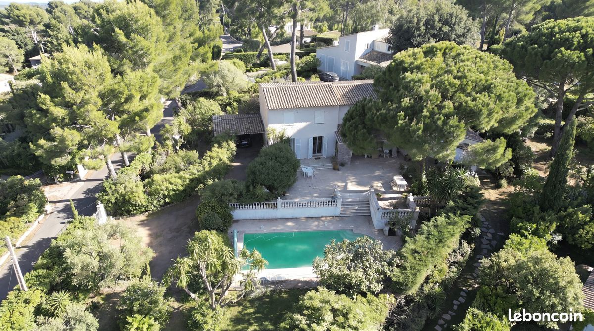 Maison 8 pièces 210 m² · à Antibes · 210 m² · 1 490 000 €
