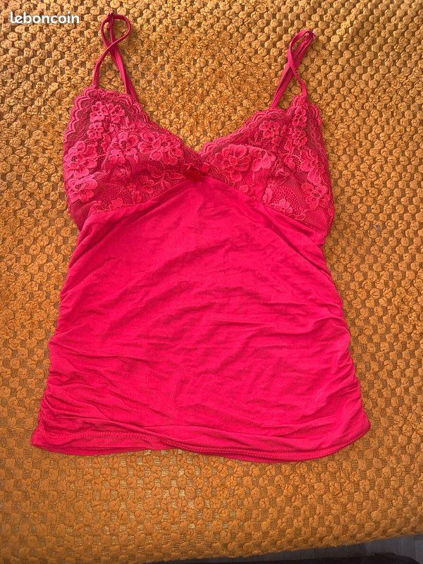 T-shirt rouge (image 3)
