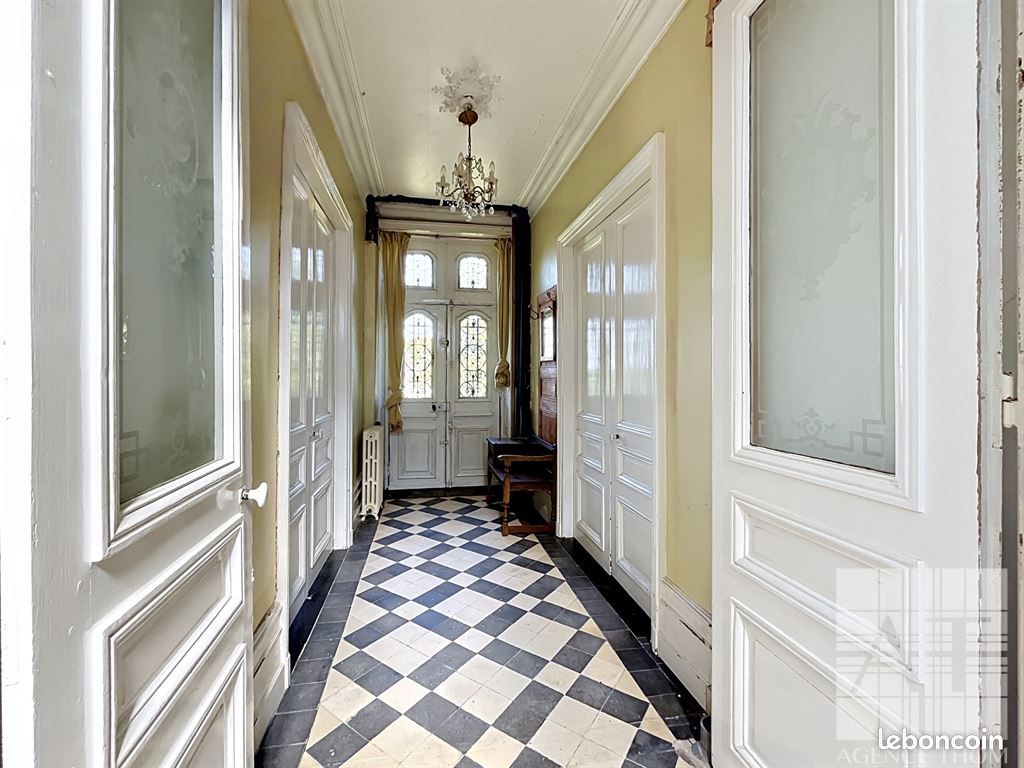 Propriété 10 pièces 219 m² (image 10)