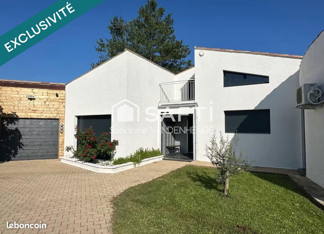 Maison 10 pièces 232 m² · à Saint-Marcel-lès-Valence · 232 m² · 630 000 €