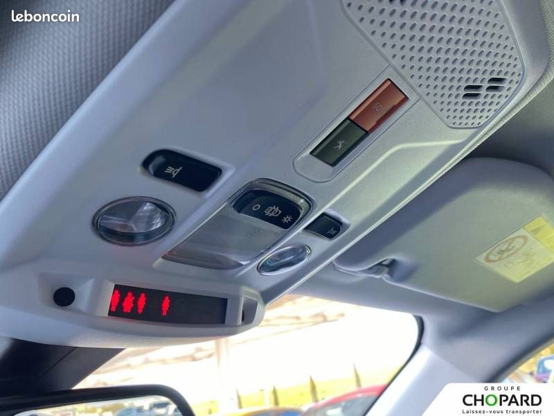 Peugeot 2008 PureTech 100 S&S BVM6 Style (image 12)