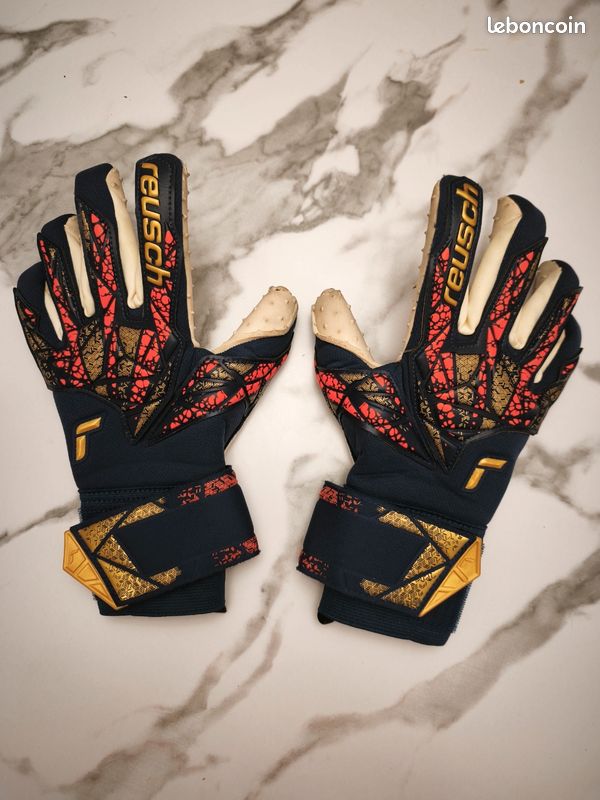 Gants De Gardien De But Reusch Neufs - Modèle Réusier - Référence 3570109-770