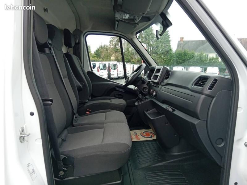 Renault Master Fg 17 500 HT L2H2 2.3 Blue dCi 135ch Confort (image 9)