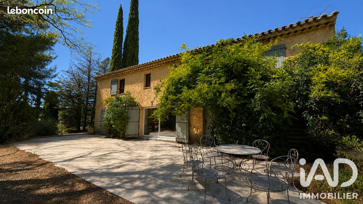 Maison 8 pièces 232 m² · à Le Castellet · 232 m² · 1 190 000 €