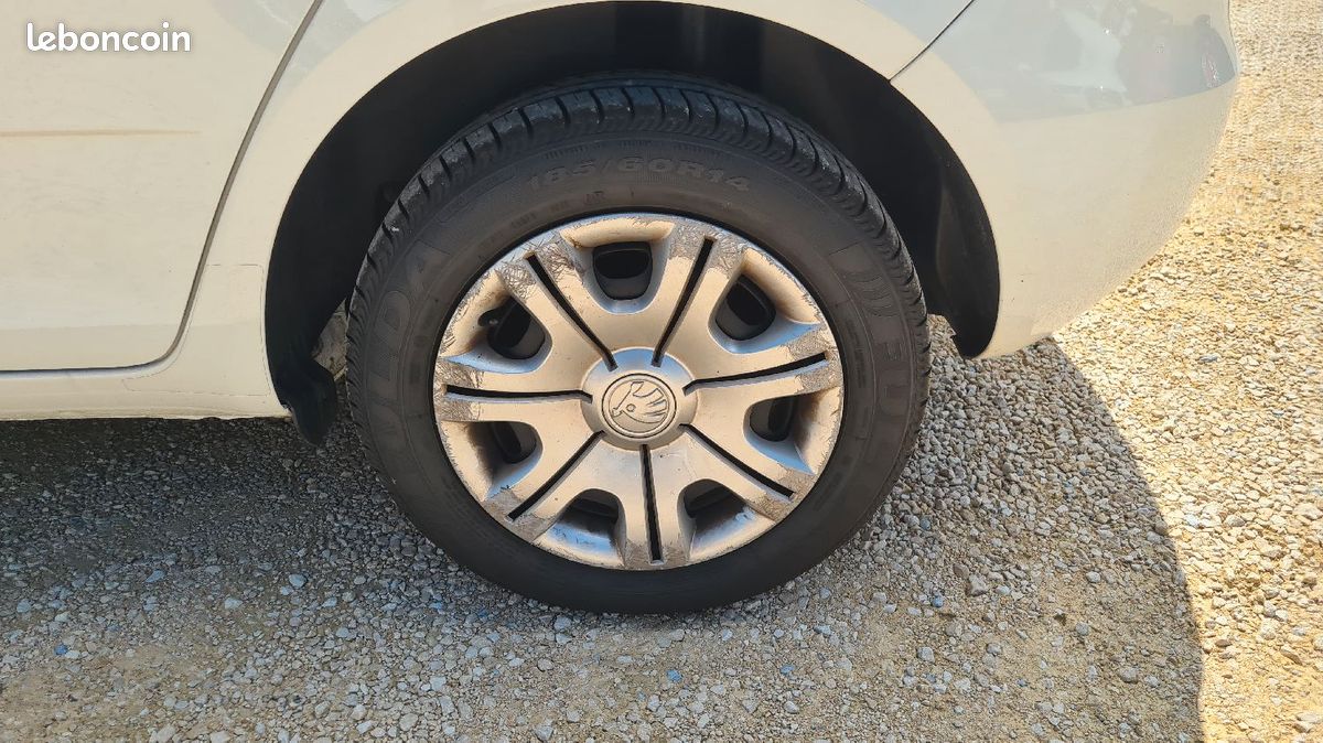 SKODA Fabia - 1.6 Tdi Active 90ch diesel (image 10)