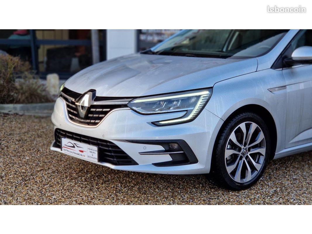 RENAULT MEGANE Mégane 1.5 Blue dCi - 115 2023 IV BERLINE Evolution PHASE 2 (image 4)