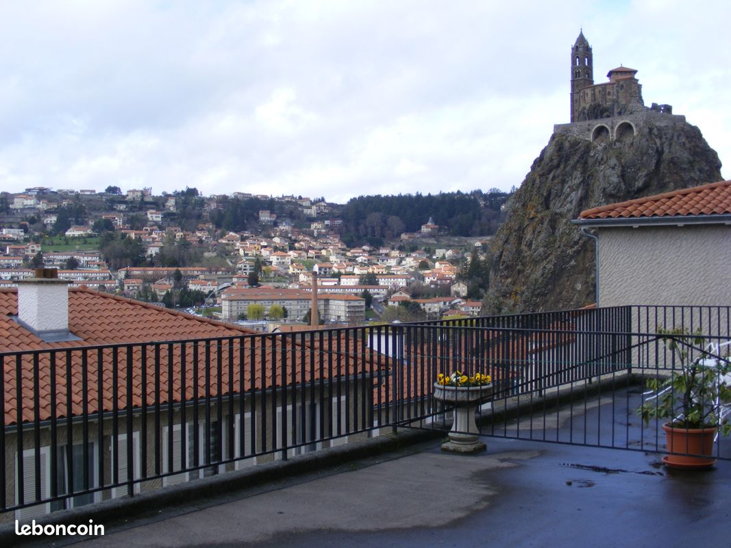 Appartement 1 pièce 37 m² · à Le Puy-en-Velay · 37 m² · 425 €