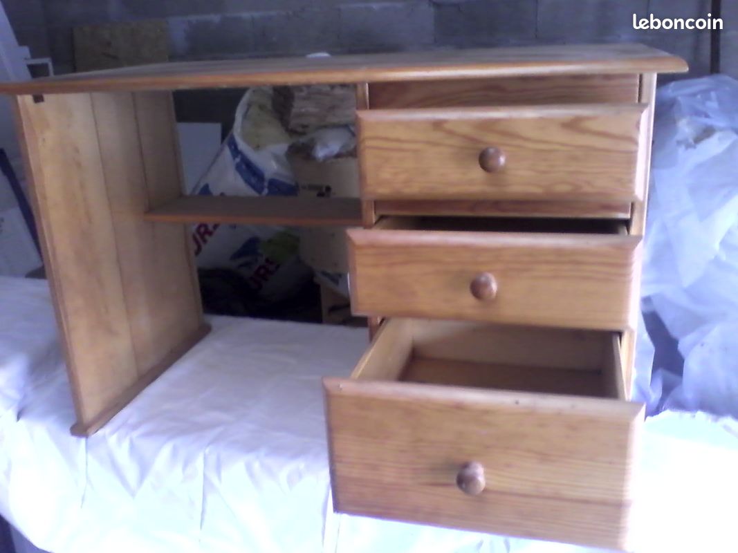 Bureau (image 1)