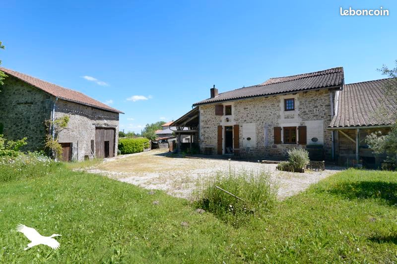 Maison 4 pièces 151 m² · au Lindois · 151 m² · 192 240 €