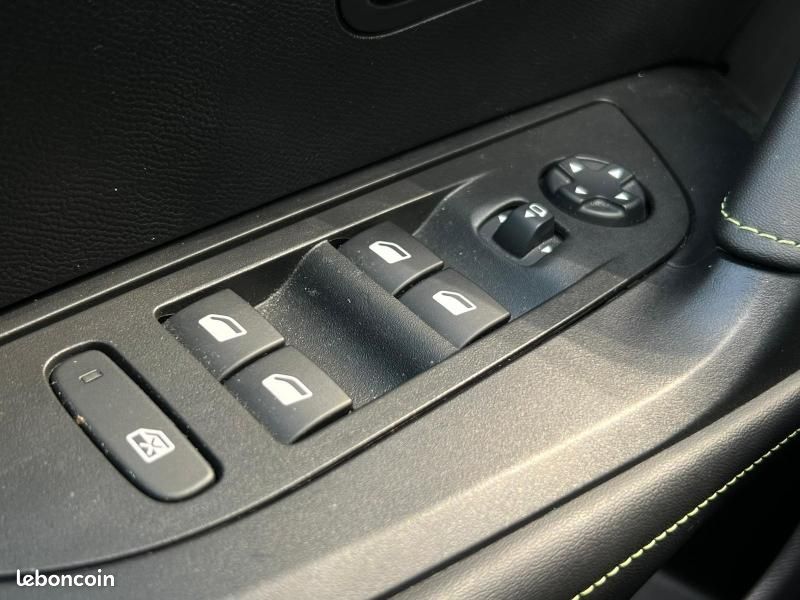 Peugeot 2008 e-2008 136ch GT (image 13)