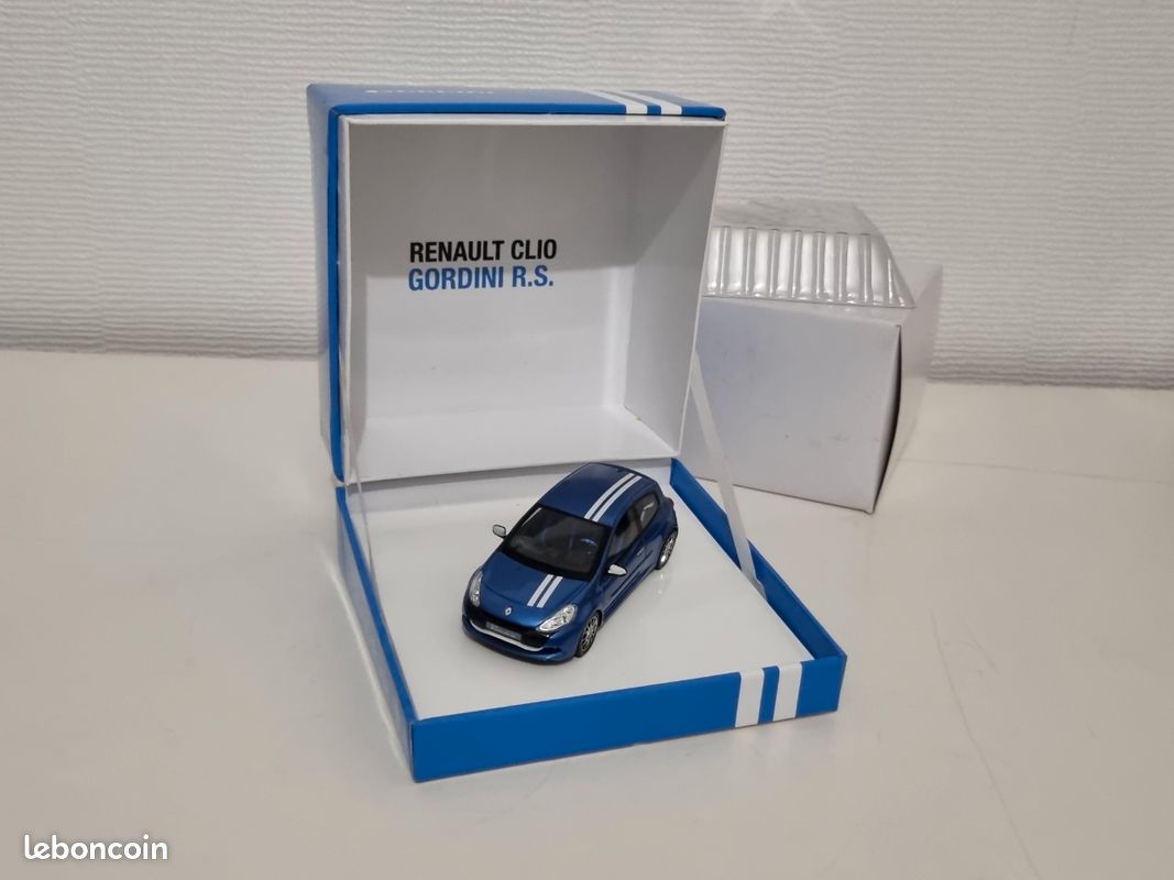 Renault Clio Gordini RS – Spark 1/43 Bleue (Réf: 7711429240) TBE
