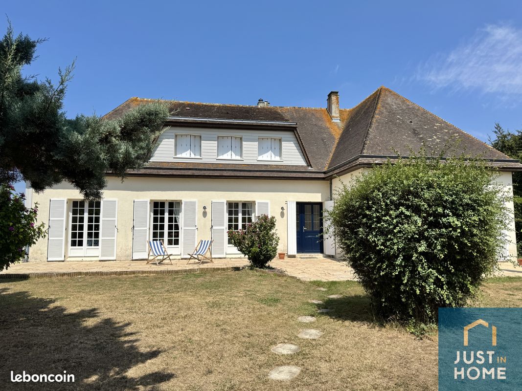 Maison 9 pièces 220 m² · à Thue Et Mue · 220 m² · 366 500 €