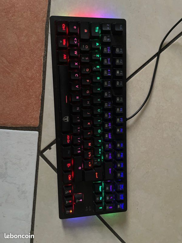 Clavier , souris , casque gaming MSI Tout à 40 ne réfléchis pas trop (image 1)