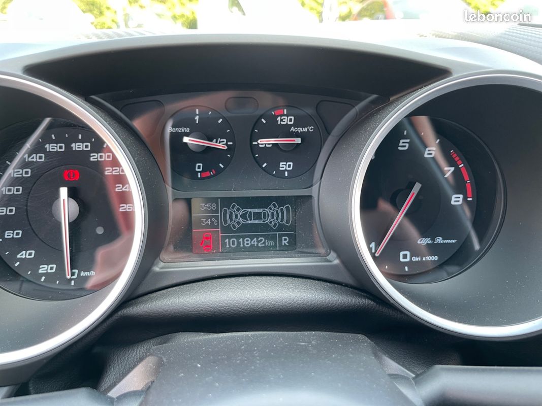 ALFA ROMEO GIULIETTA 1750 TBI 240 VELOCE S TCT 240Ch - Systeme Audio Bose - Garantie 12 mois (image 12)