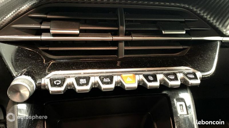 Peugeot 2008 1.2 PureTech 100ch S&S Style (image 27)