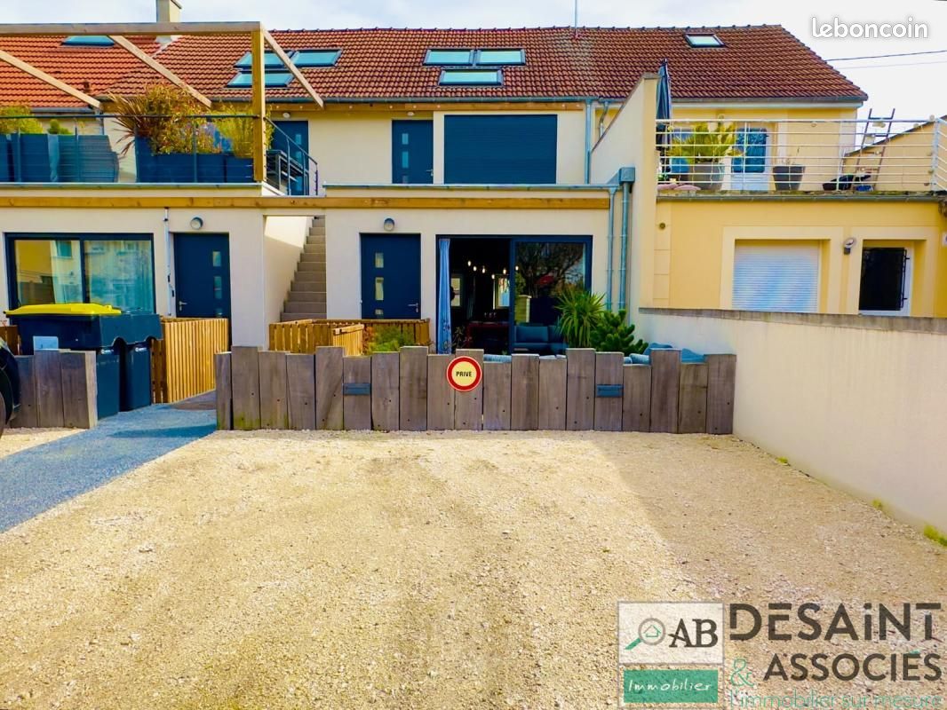 Immeuble 194 m² · à Coutevroult · 194 m² · 795 000 €