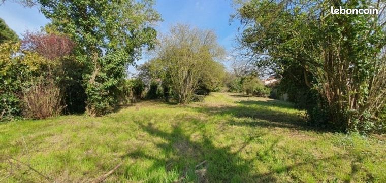 Terrain 1019 m² LUCON