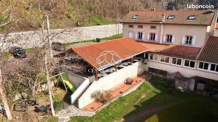 Maison 9 pièces 389 m²