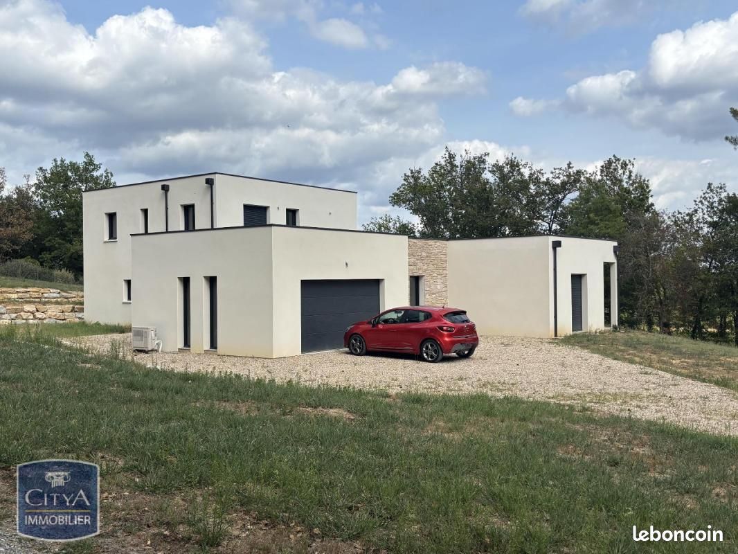 Maison 5 pièces 218 m² · à Bergerac · 218 m² · 1 490 €/mois
