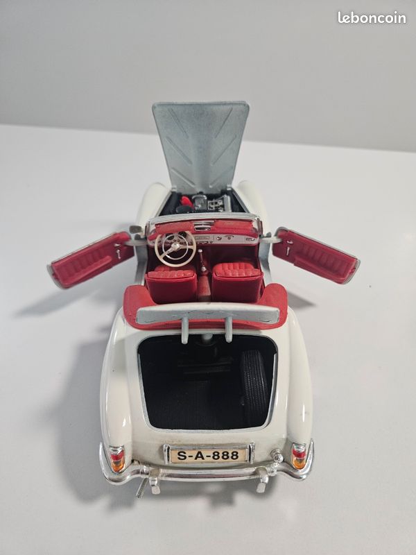 Miniature Danhausen 1/43 - Mercedes 190 SL Cabriolet Rouge - Très Bon état