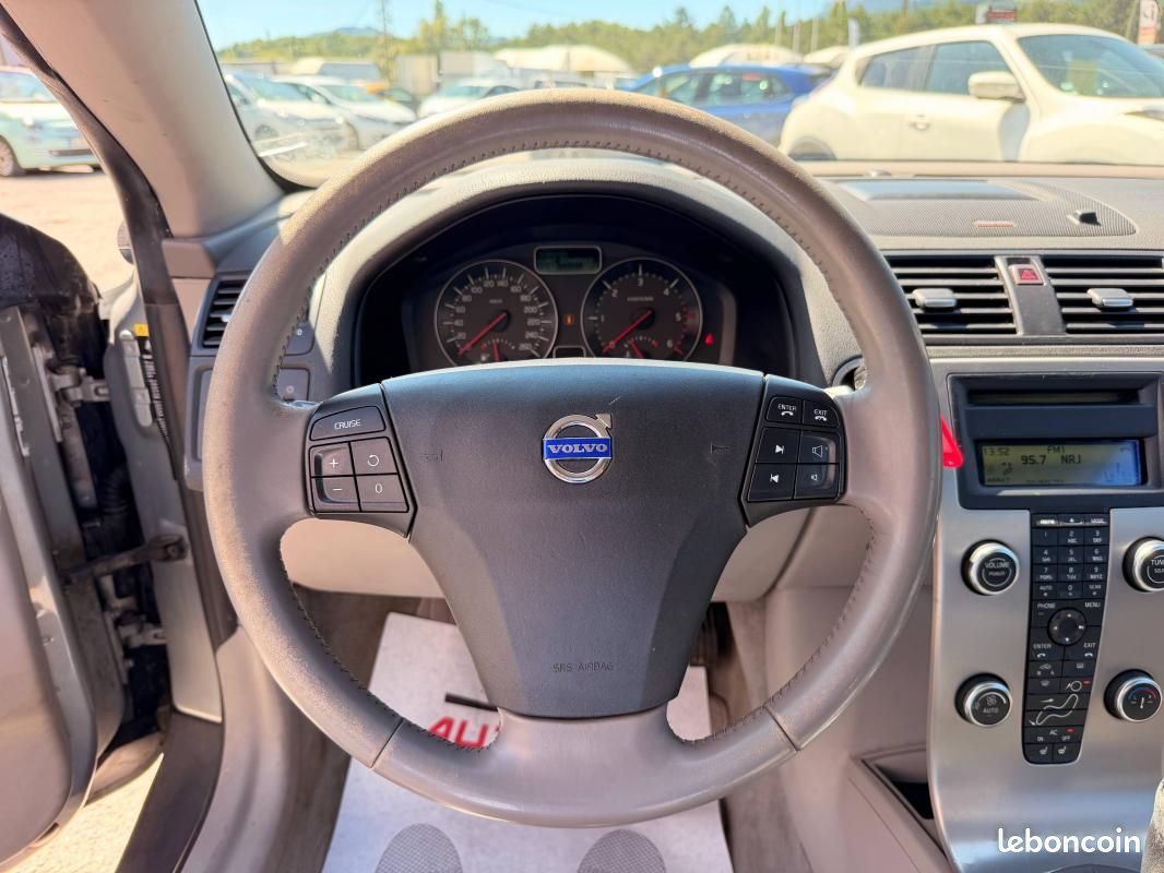 Volvo C70 D5 180ch Momentum (image 14)