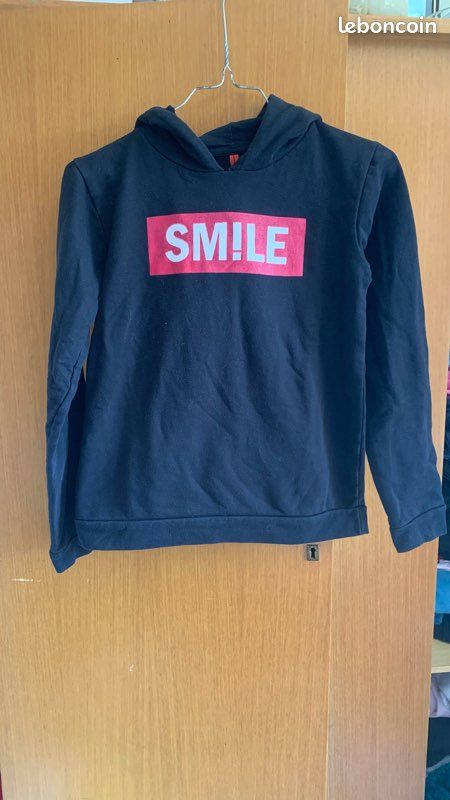Pull noir enfant (image 1)