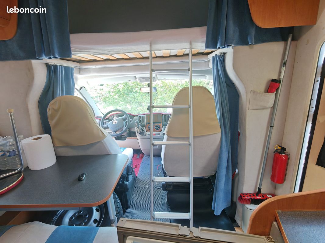 Camping car fiat bien équipé et fonctionnel (image 2)