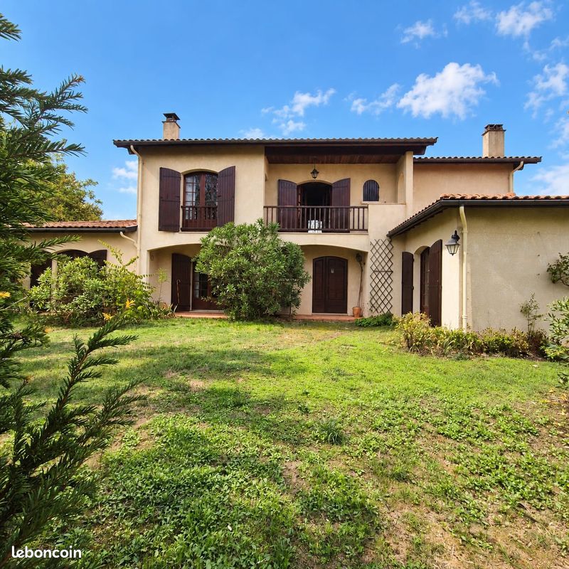 Maison 8 pièces 273 m² · à Gradignan · 273 m² · 799 000 €