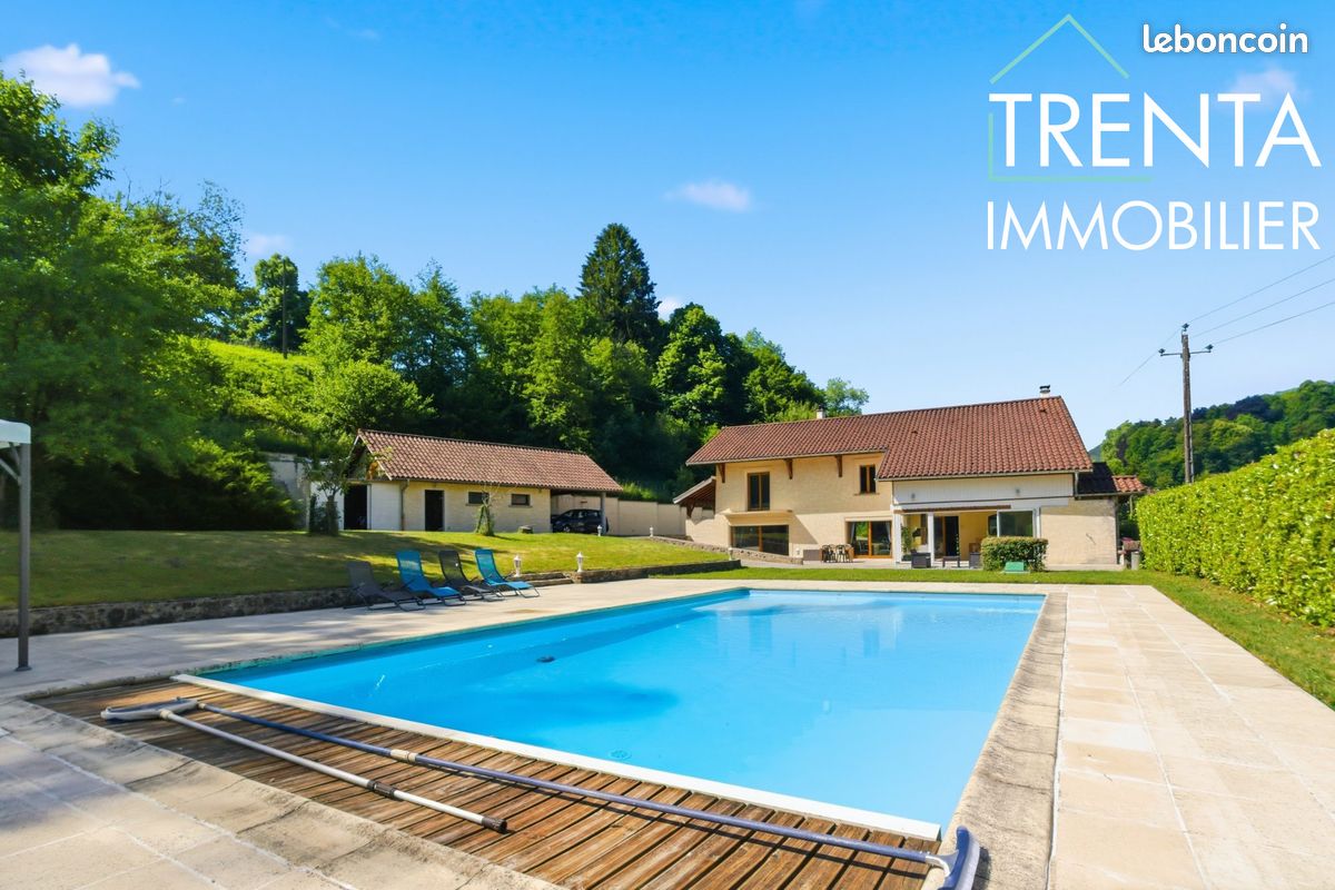 Maison 6 pièces 250 m² · à Saint-Geoire-en-Valdaine · 250 m² · 495 000 €